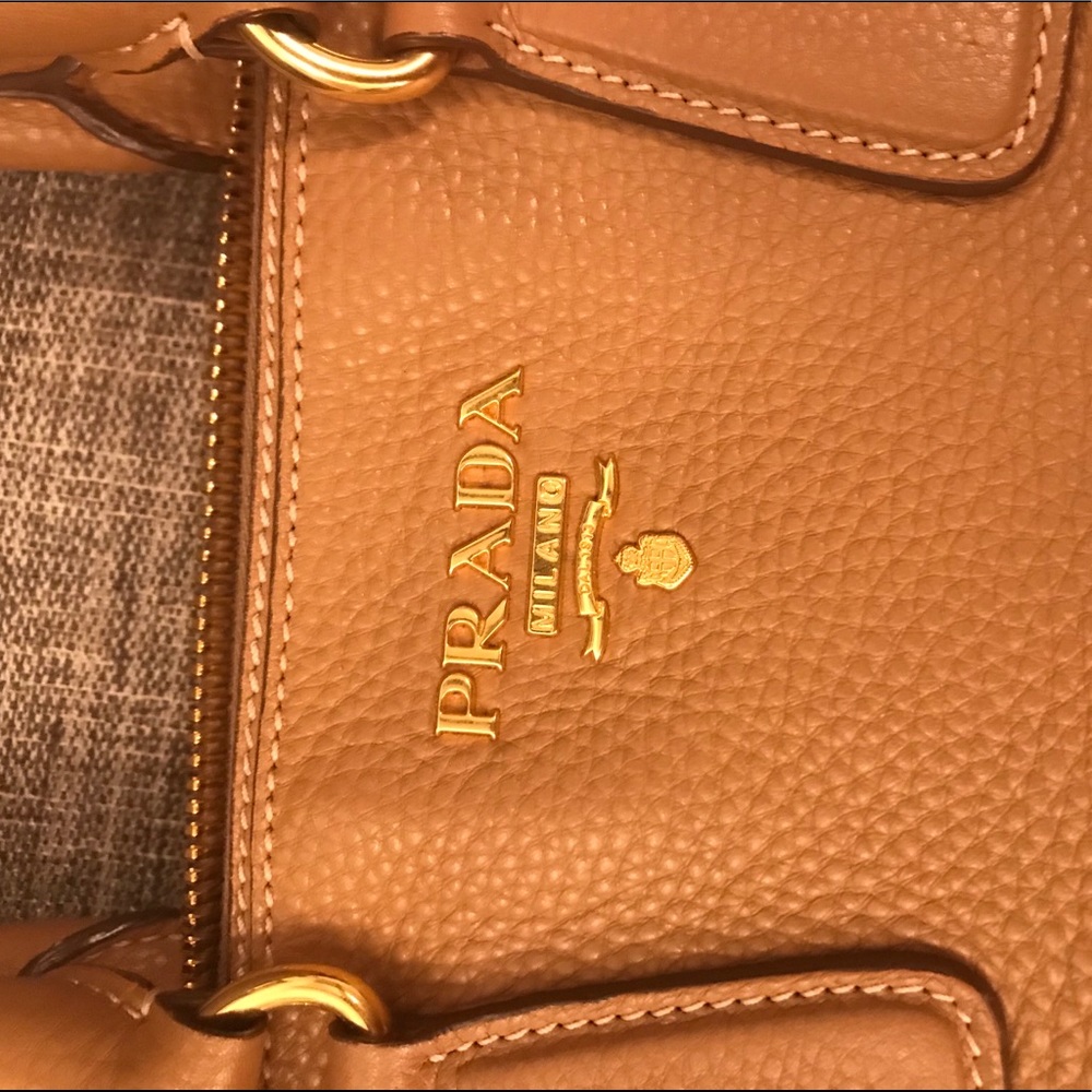 Prada purse - Picture 6 of 13